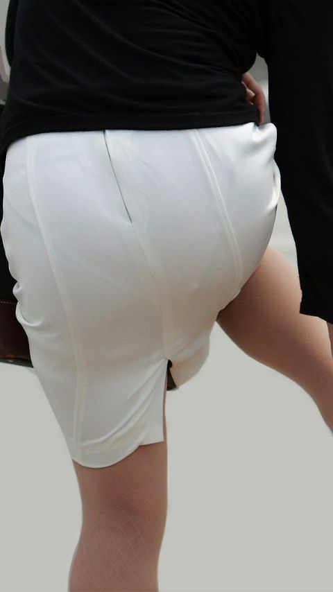 【三次】白いスカートの女の画像